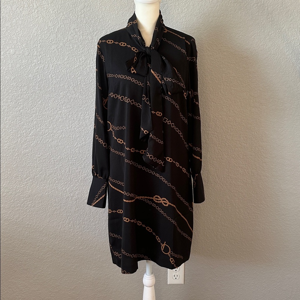 Ann Taylor | Long Sleeve Shift Dress in Chain Print (EUC)